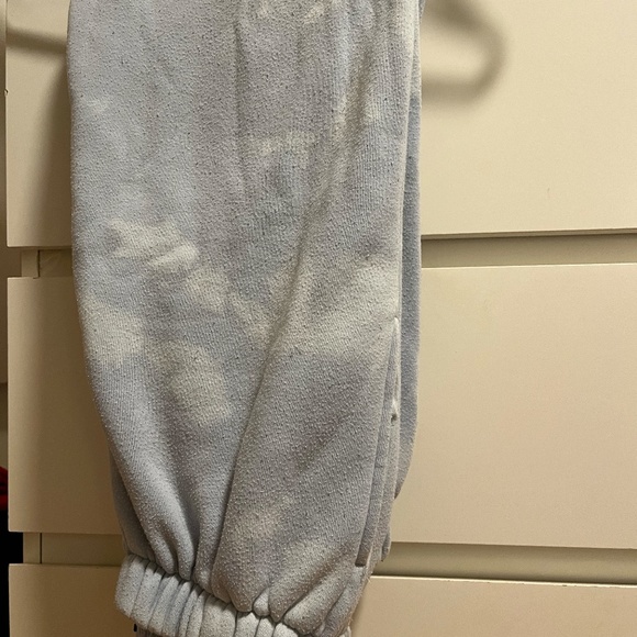 Brandy Melville rosa sweatpants - Picture 2 of 2